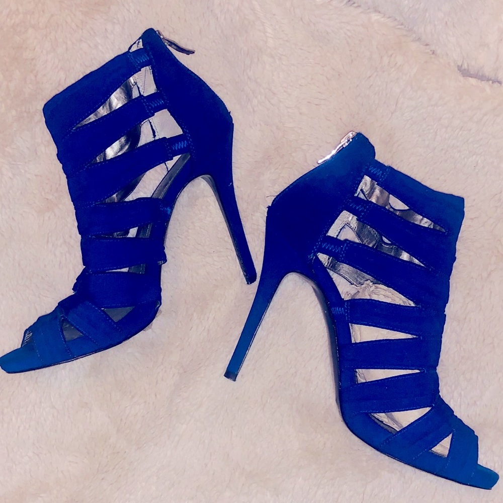 BCBGeneration Blue Heels